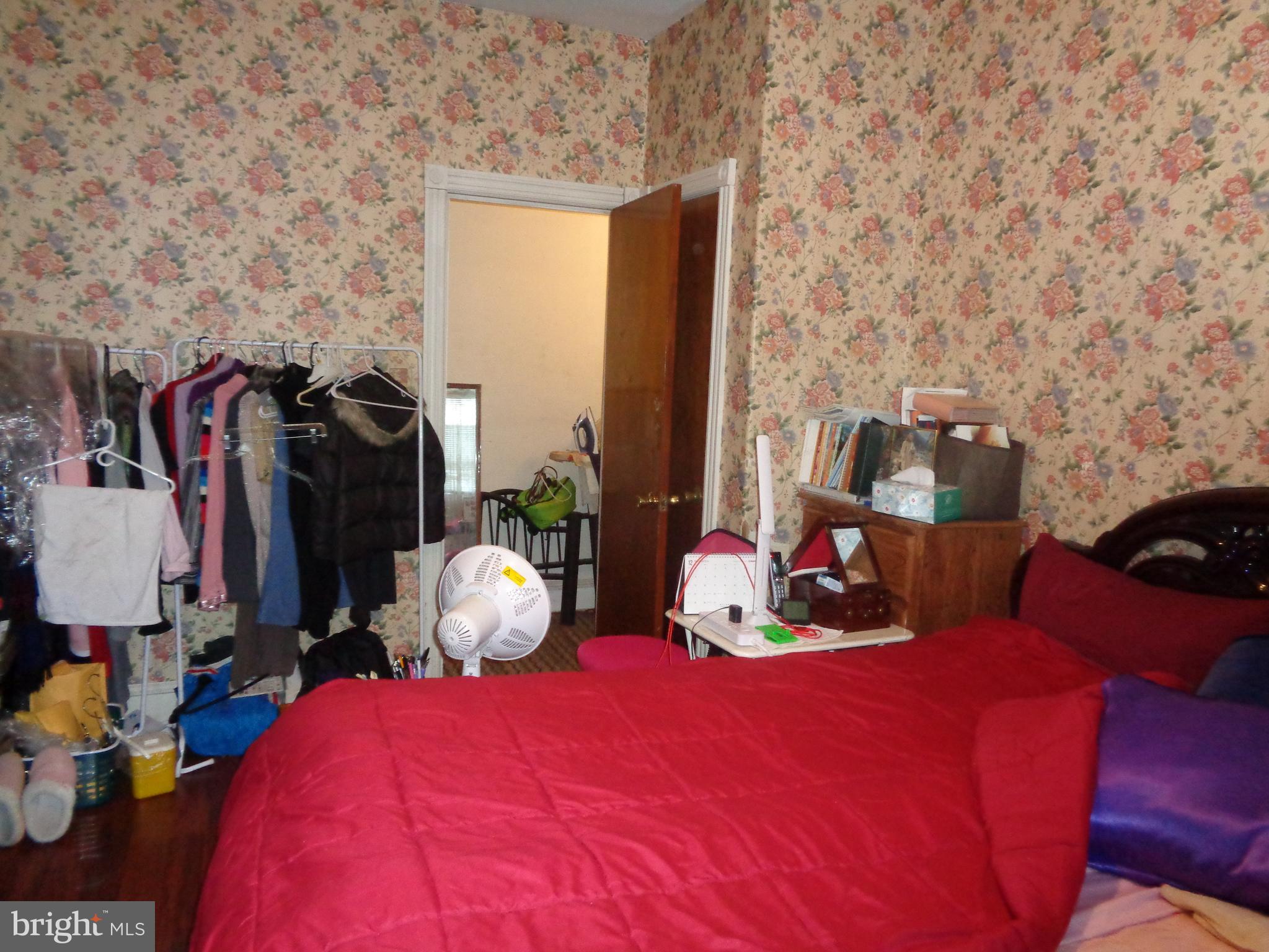 OLNEY - Commercial Sale