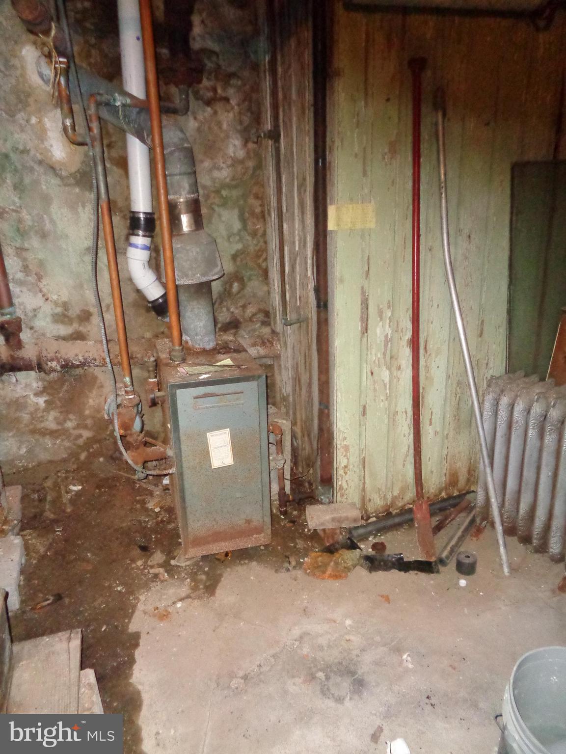 OLNEY - Commercial Sale