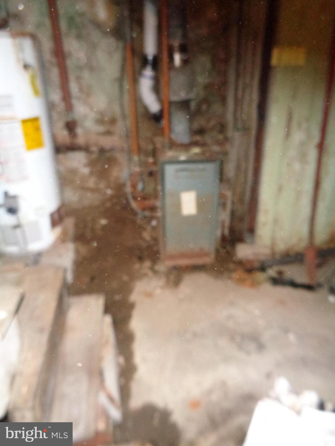 OLNEY - Commercial Sale