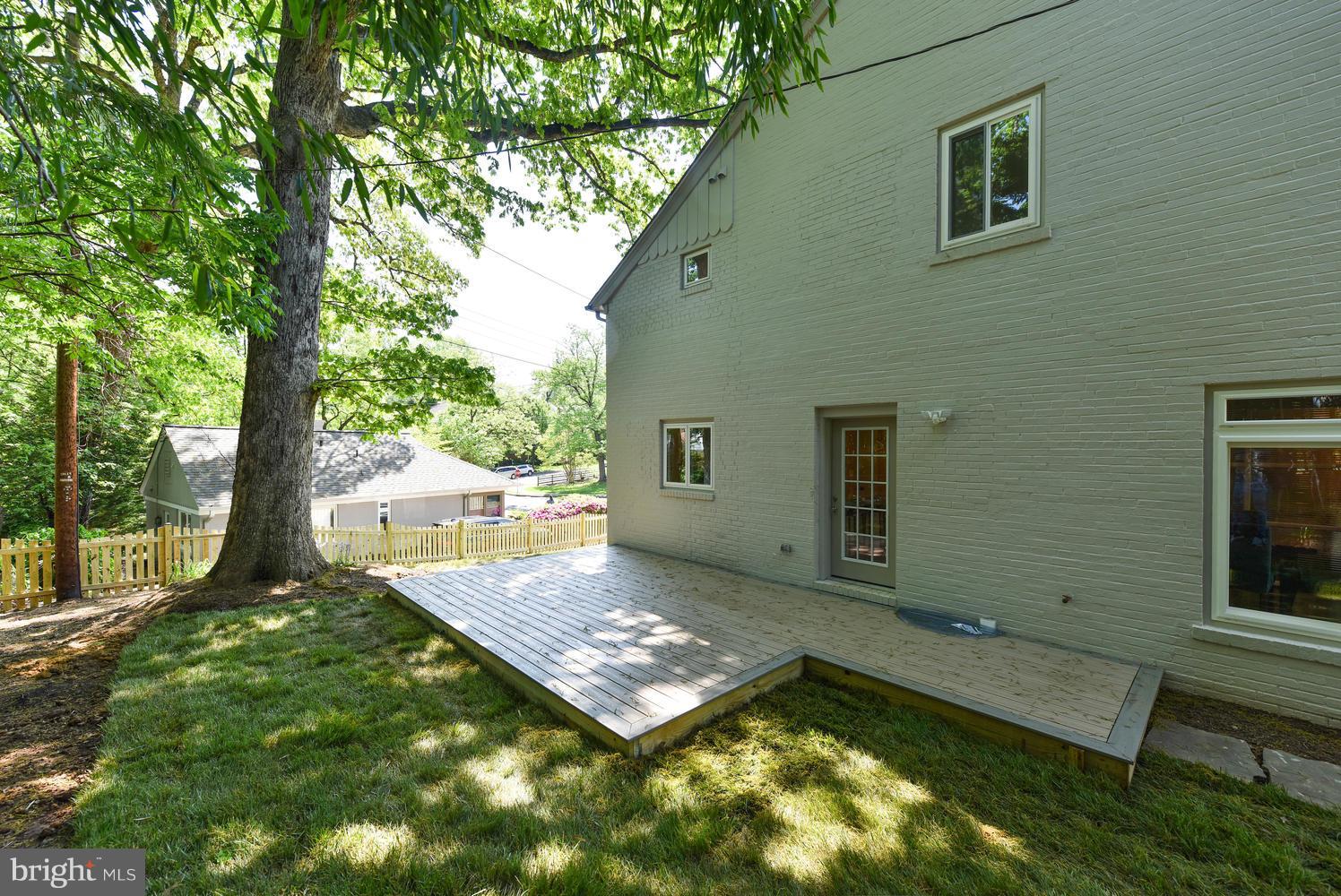 MONTICELLO PARK - Residential