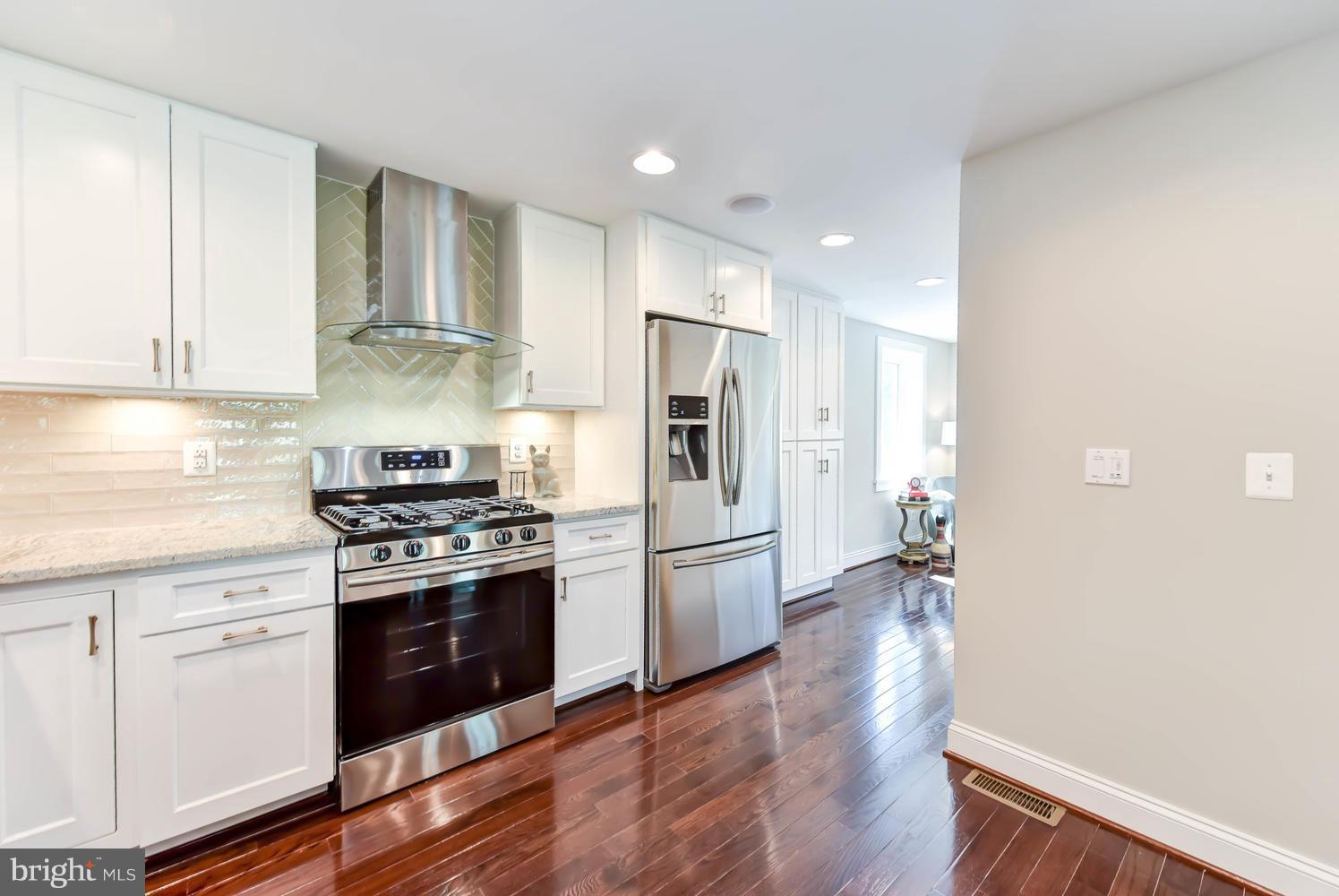 MONTICELLO PARK - Residential