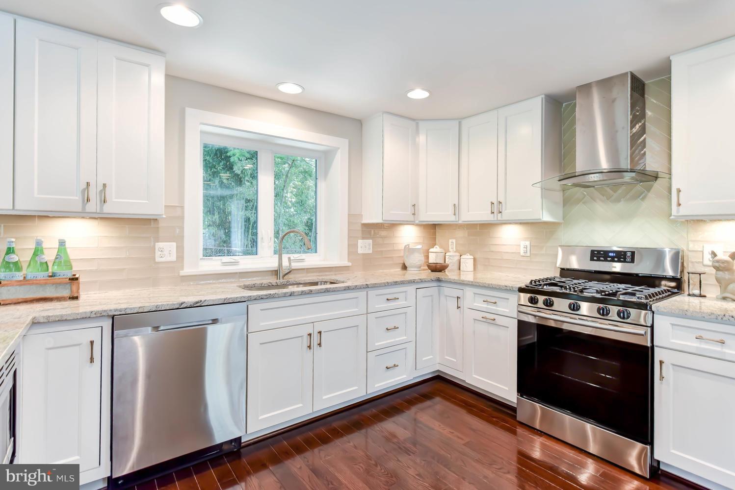 MONTICELLO PARK - Residential