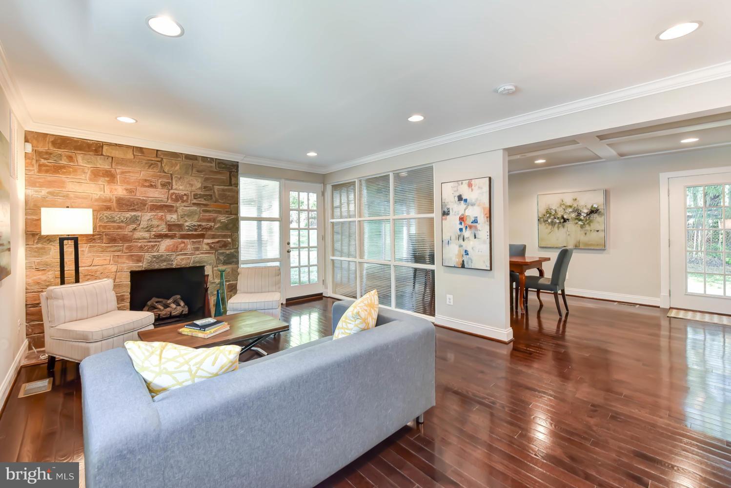 MONTICELLO PARK - Residential