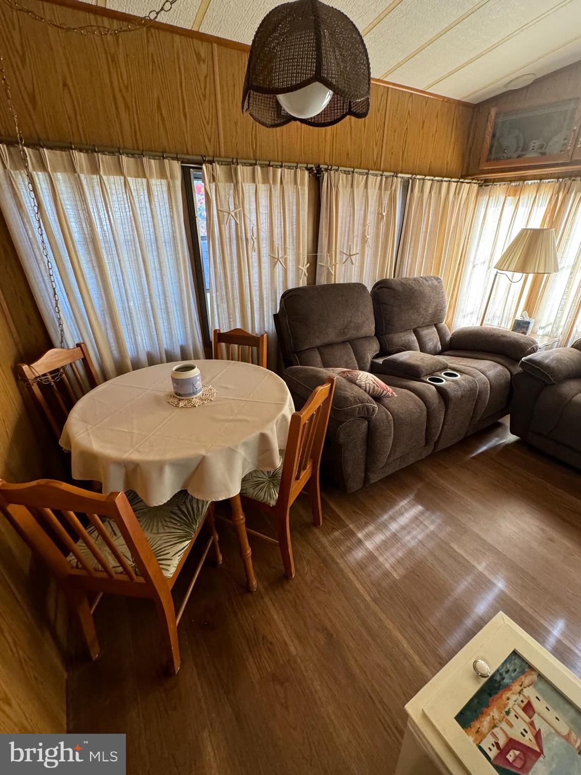 WHITE HORSE PARK I - Residential