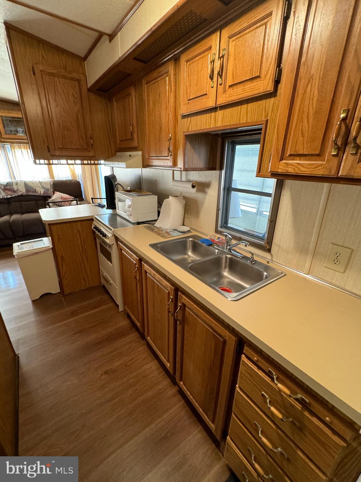 WHITE HORSE PARK I - Residential