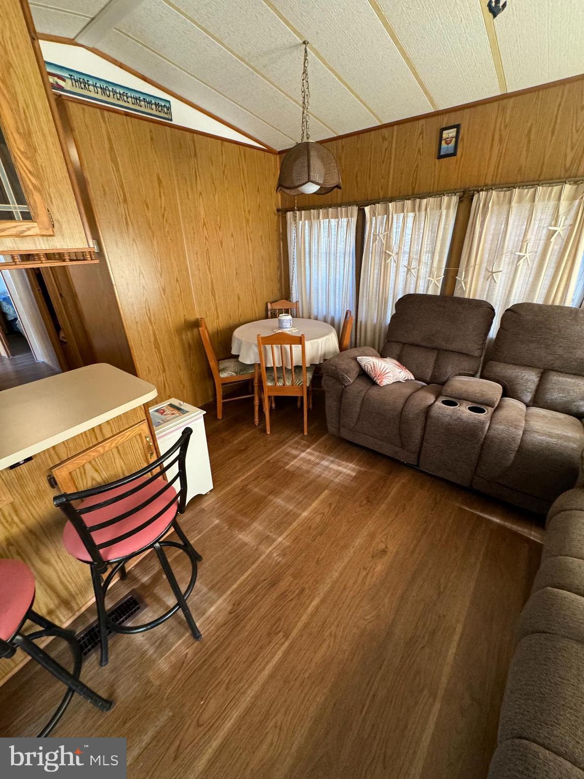 WHITE HORSE PARK I - Residential