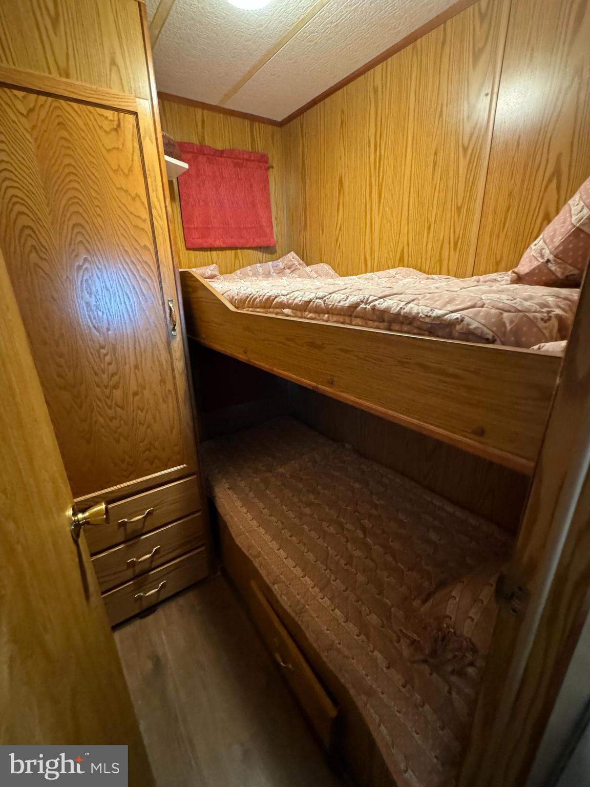 WHITE HORSE PARK I - Residential