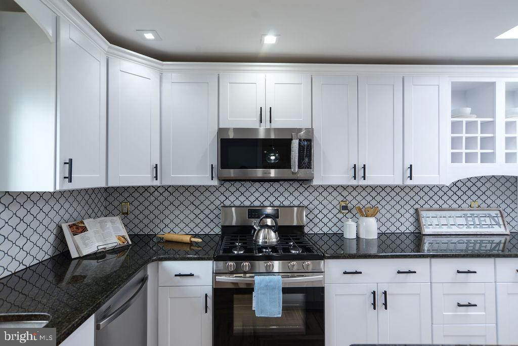 DELMAR VILLAGE - Residential