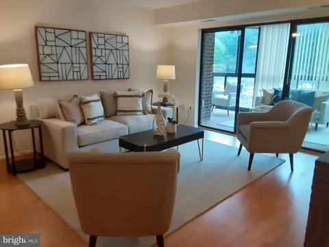 15100 Interlachen Drive Unit 4-221, Silver Spring, MD 20906 - MLS#: MDMC2166432