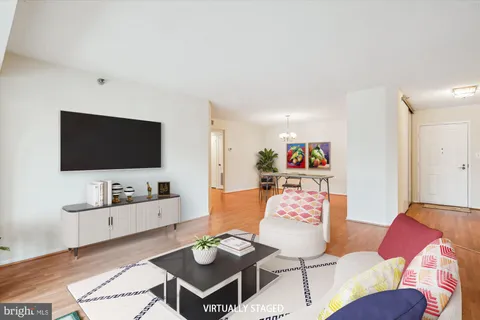 15100 Interlachen Drive Unit 4-221, Silver Spring, MD 20906 - MLS#: MDMC2166432