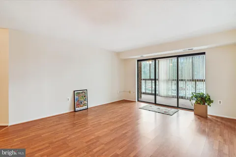 15100 Interlachen Drive Unit 4-221, Silver Spring, MD 20906 - MLS#: MDMC2166432