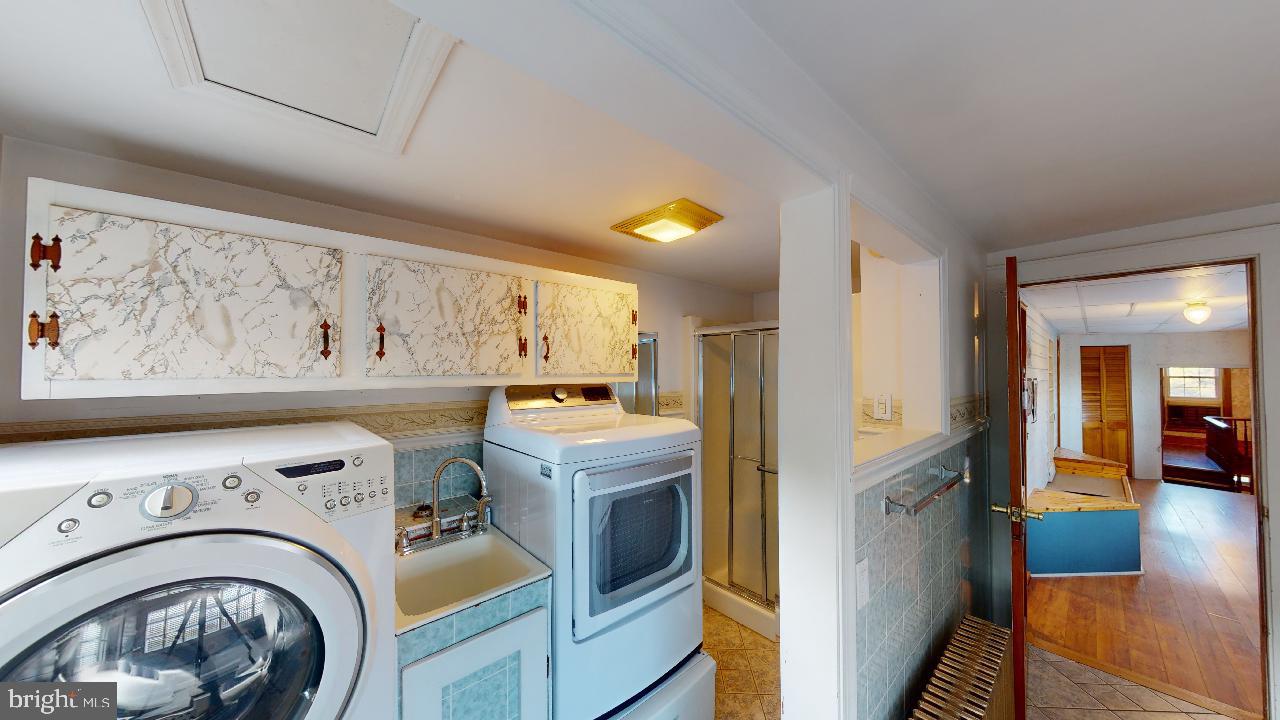 RIDGEVILLE - Residential