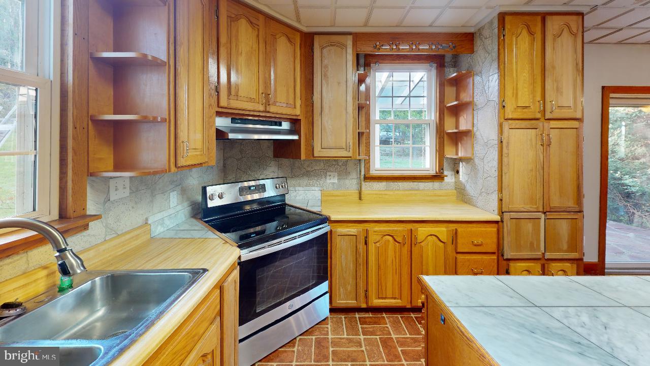 RIDGEVILLE - Residential