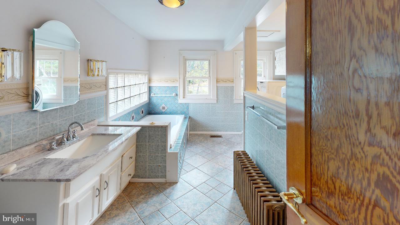 RIDGEVILLE - Residential