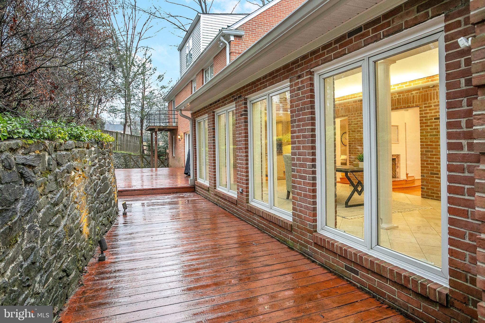 MCAULEY PARK - Residential