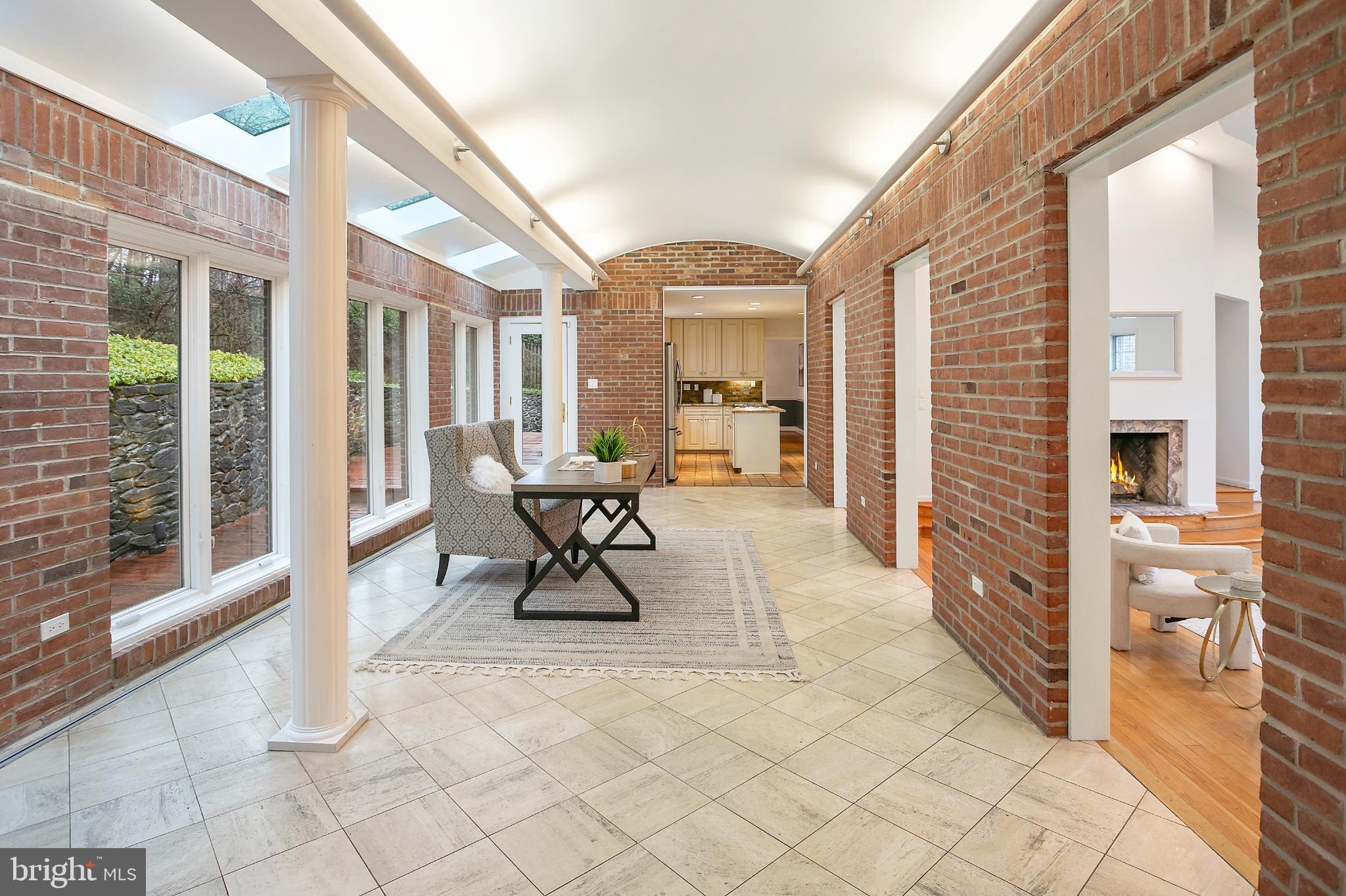 MCAULEY PARK - Residential