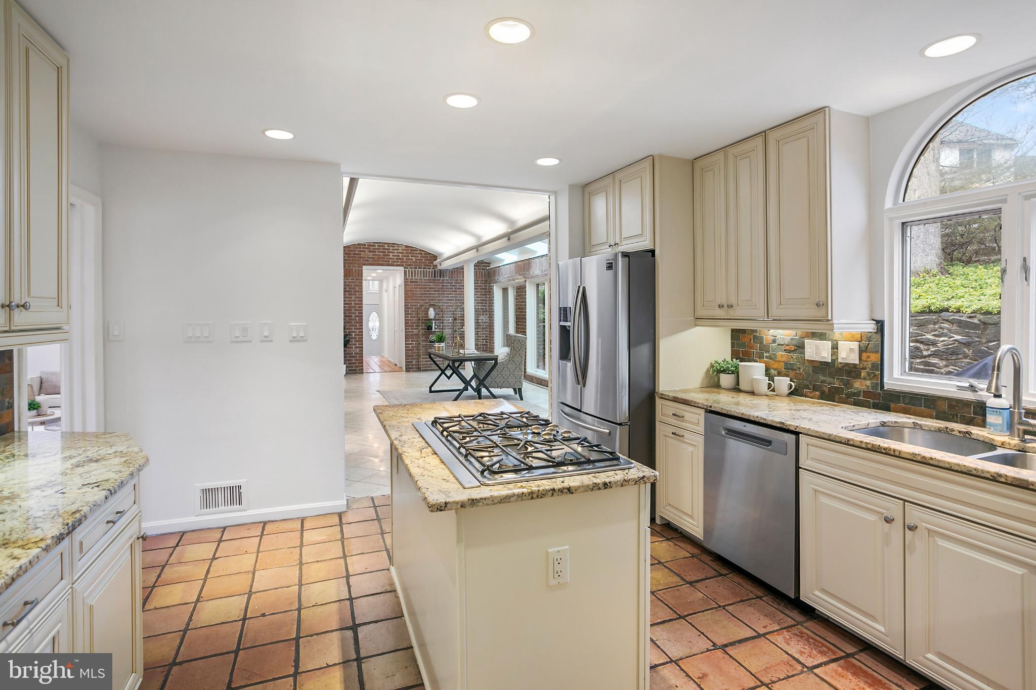 MCAULEY PARK - Residential