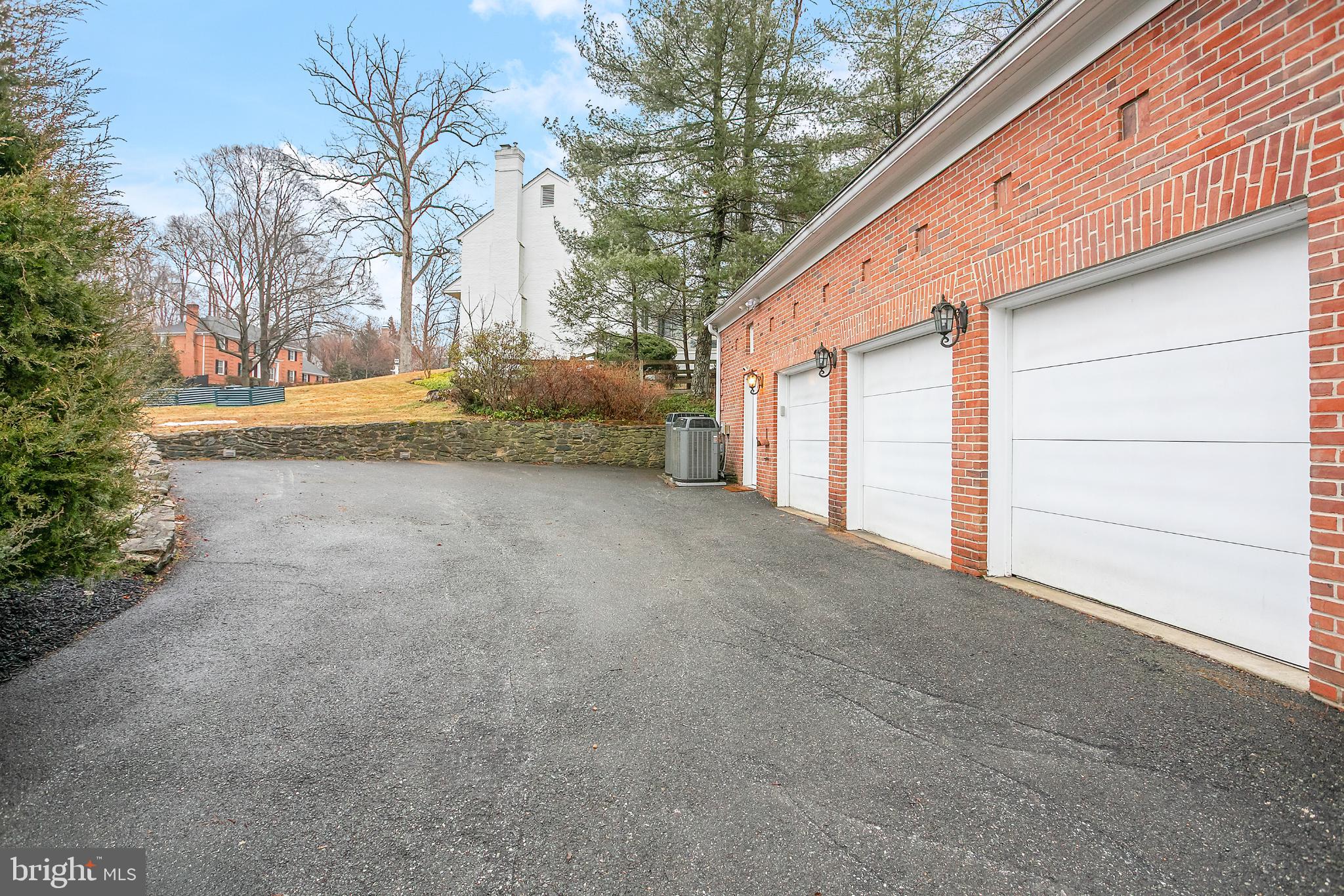 MCAULEY PARK - Residential