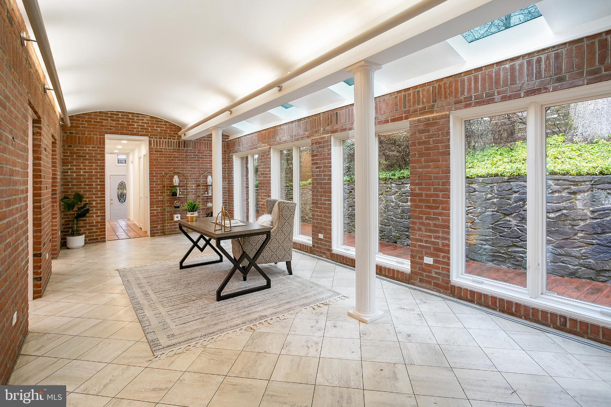 MCAULEY PARK - Residential