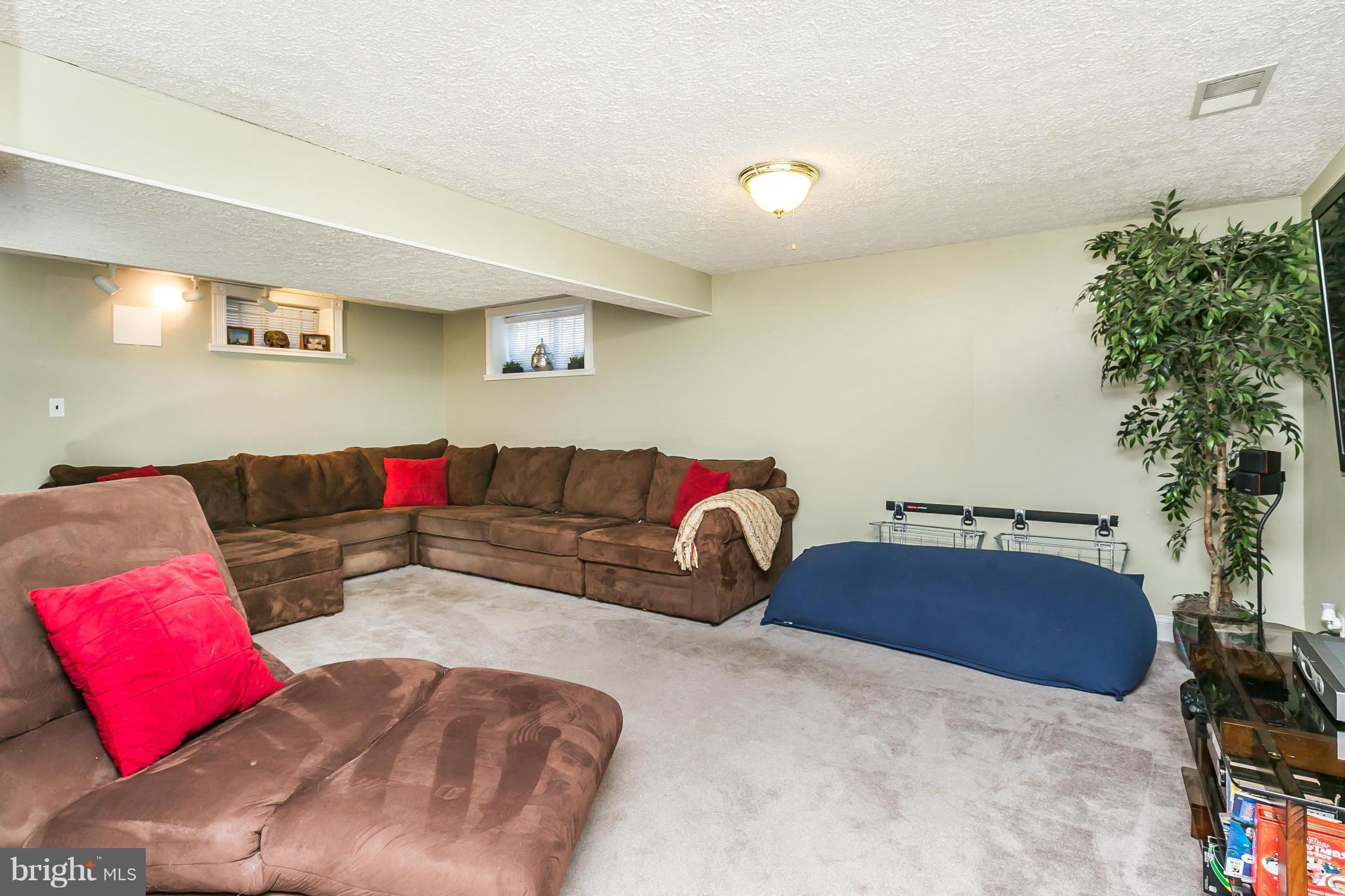 THE HIGHLANDS - Residential