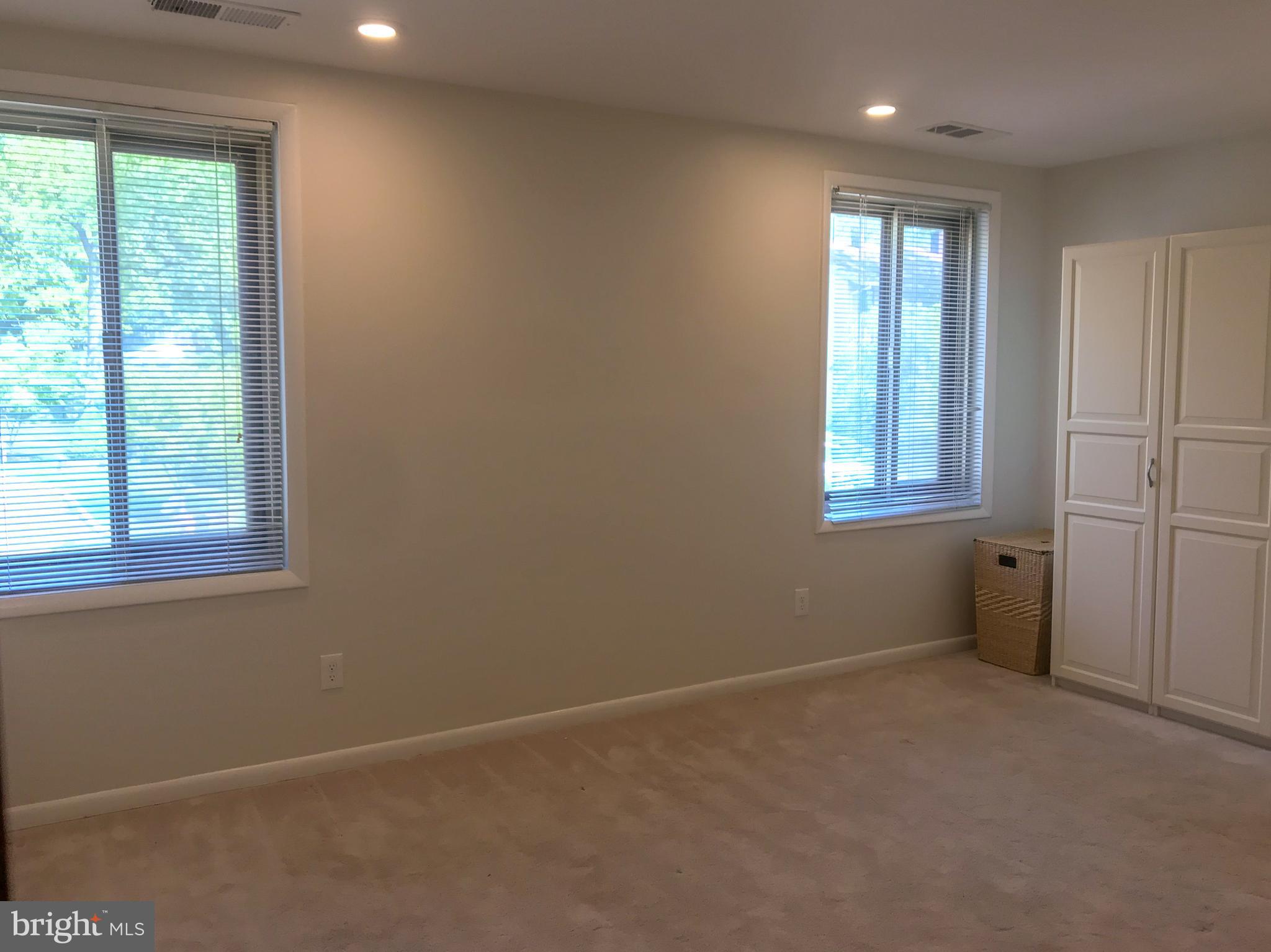 CROSS KEYS - Residential Lease