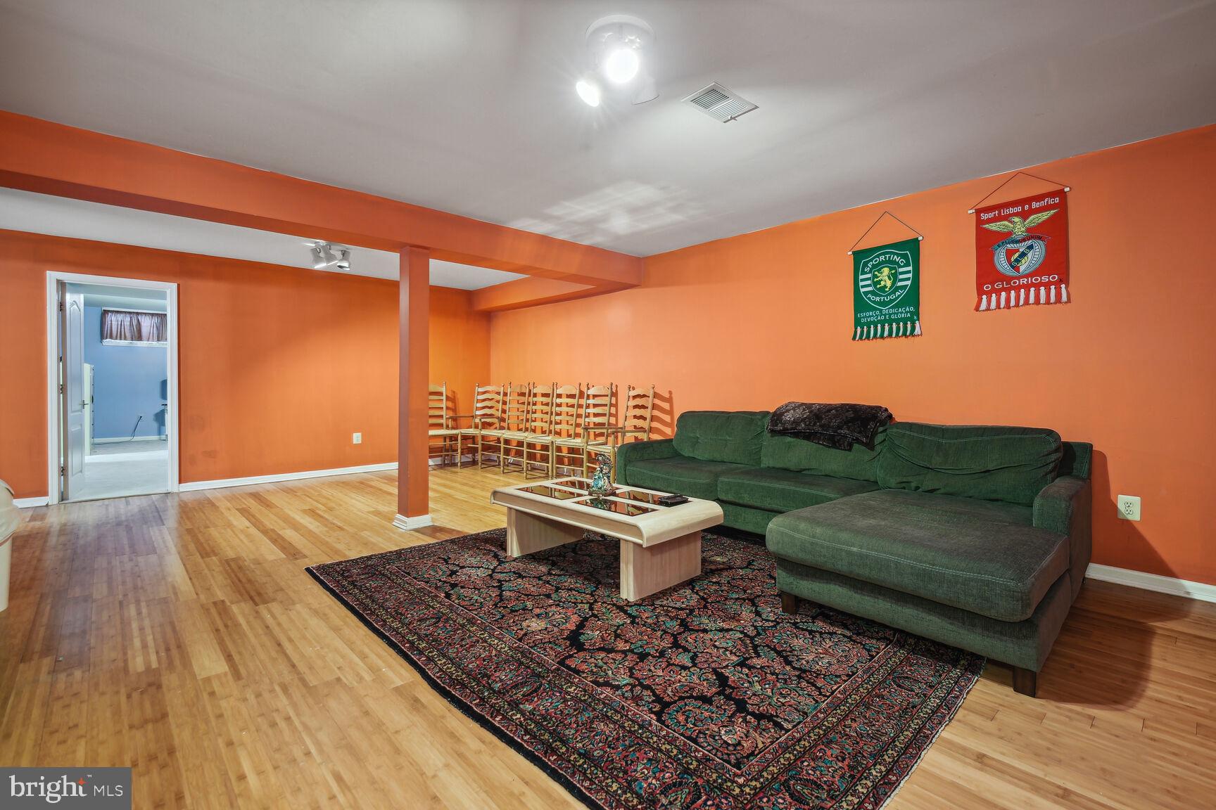 LAKE HALLOWELL - Residential