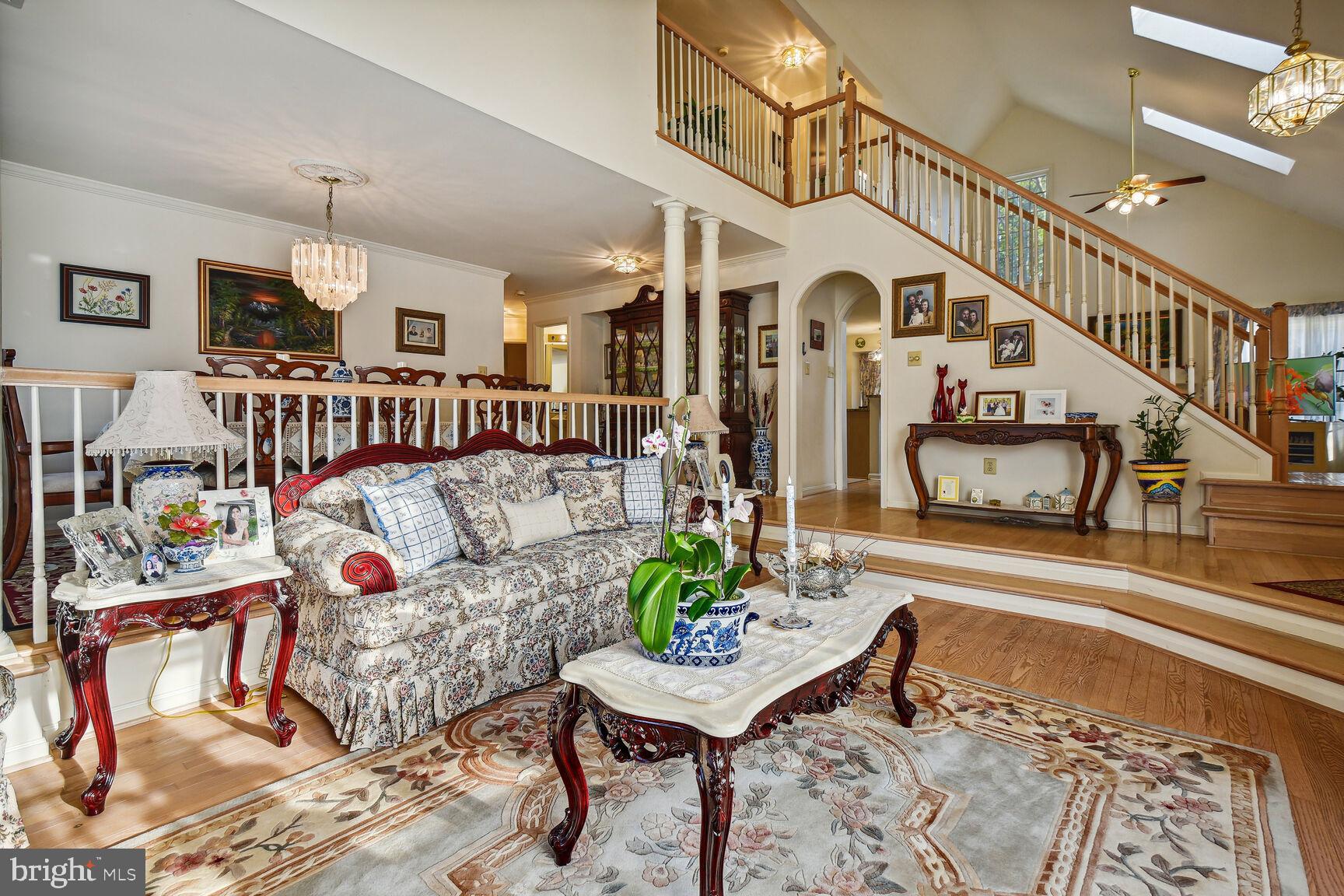 LAKE HALLOWELL - Residential