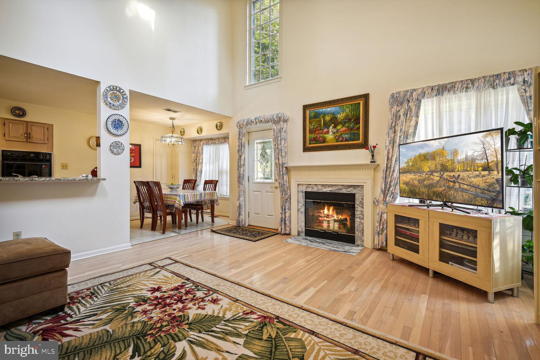 LAKE HALLOWELL - Residential