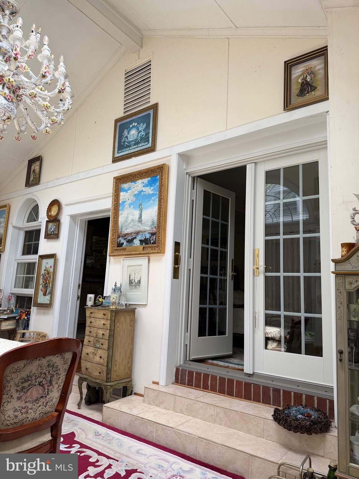 NEW CARROLLTON - Residential