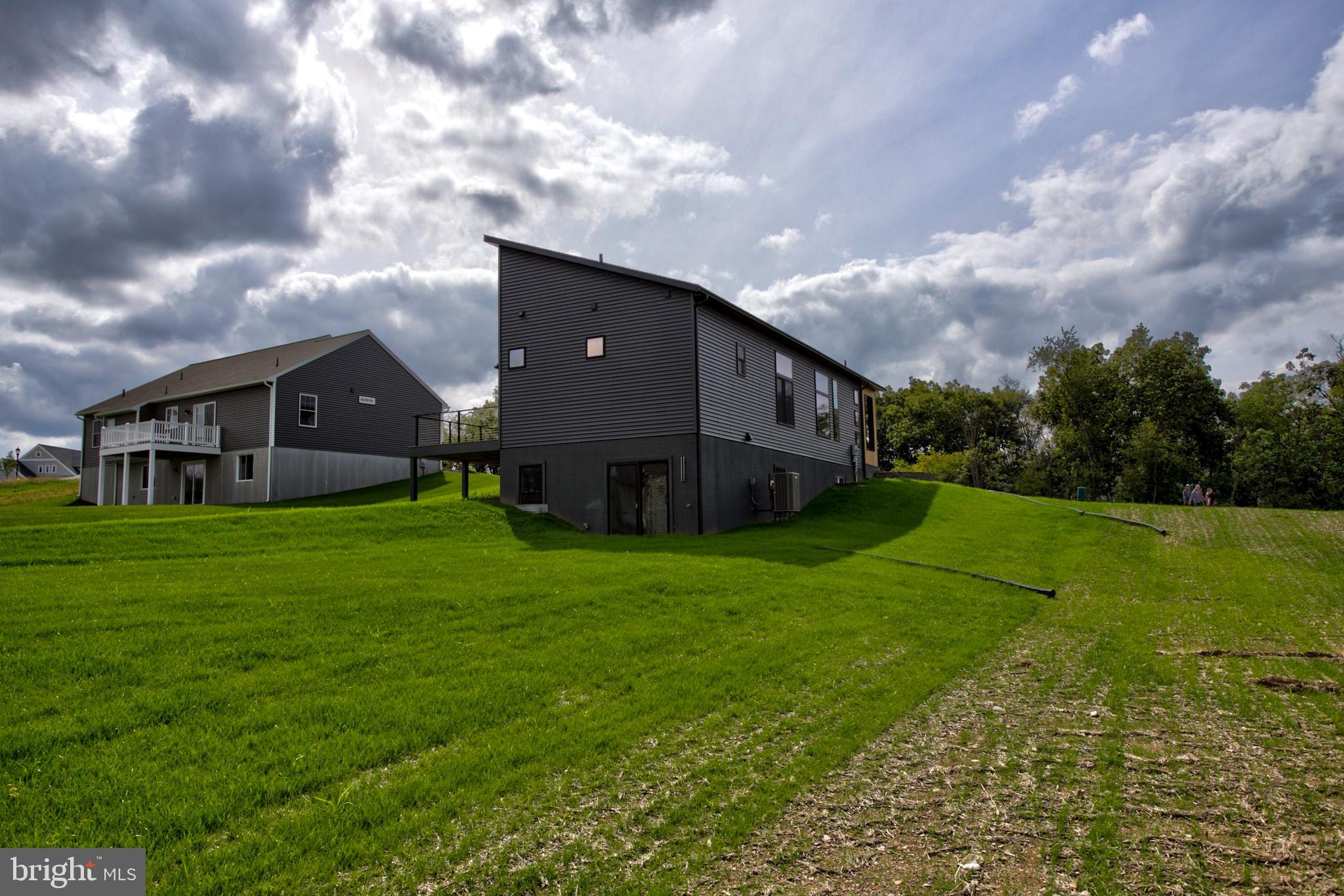 MOUNTAIN MEADOWS - Residential