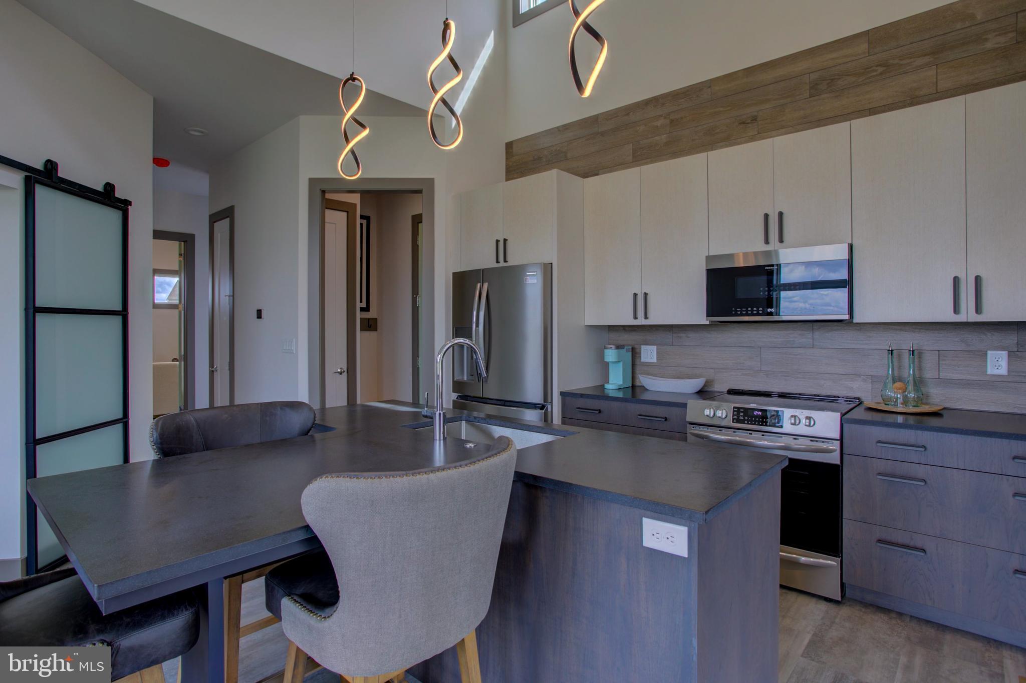 MOUNTAIN MEADOWS - Residential