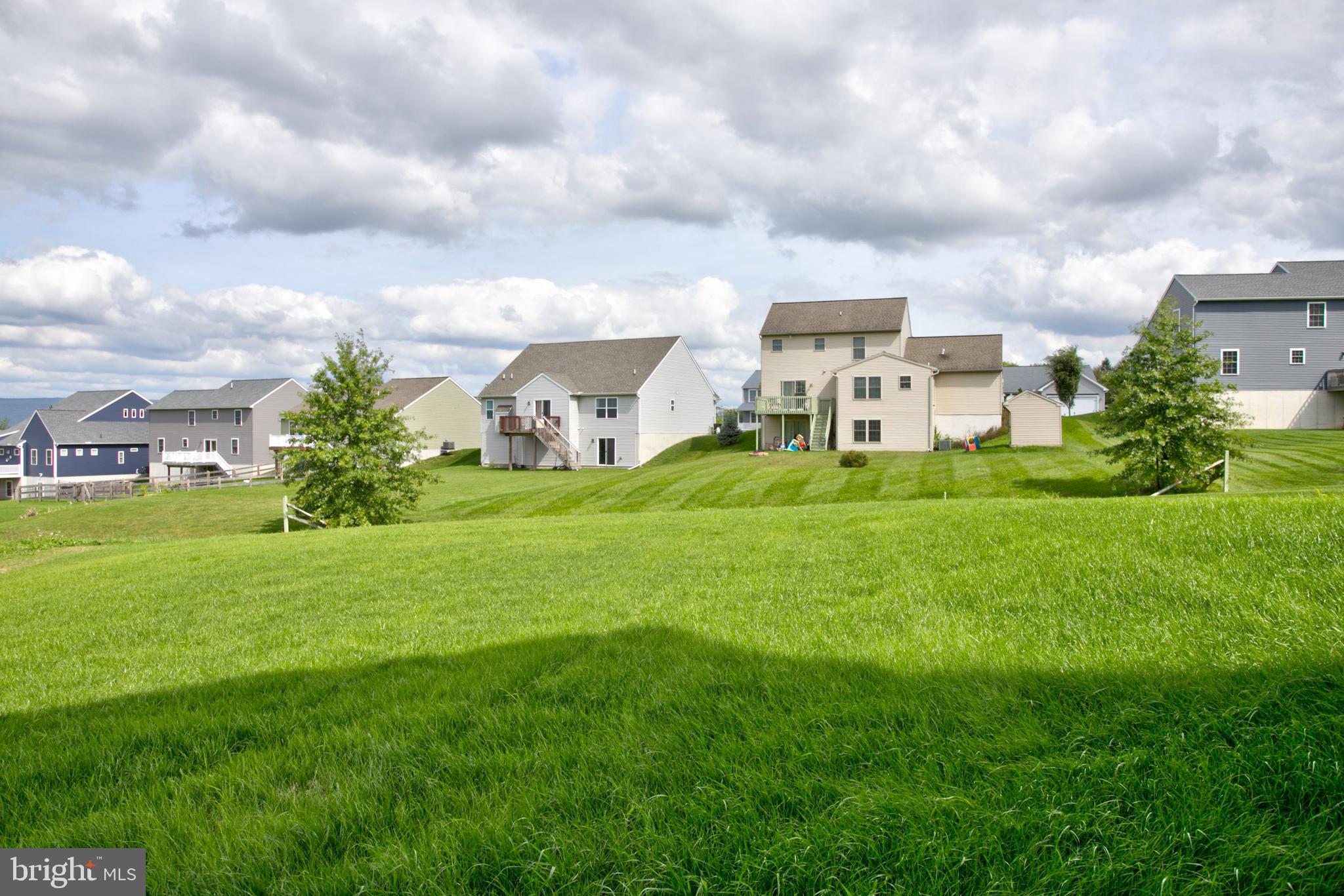 MOUNTAIN MEADOWS - Residential