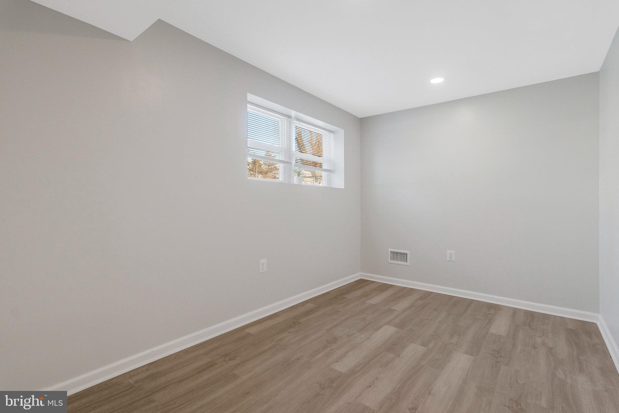 5004 ROANOKE PLACE