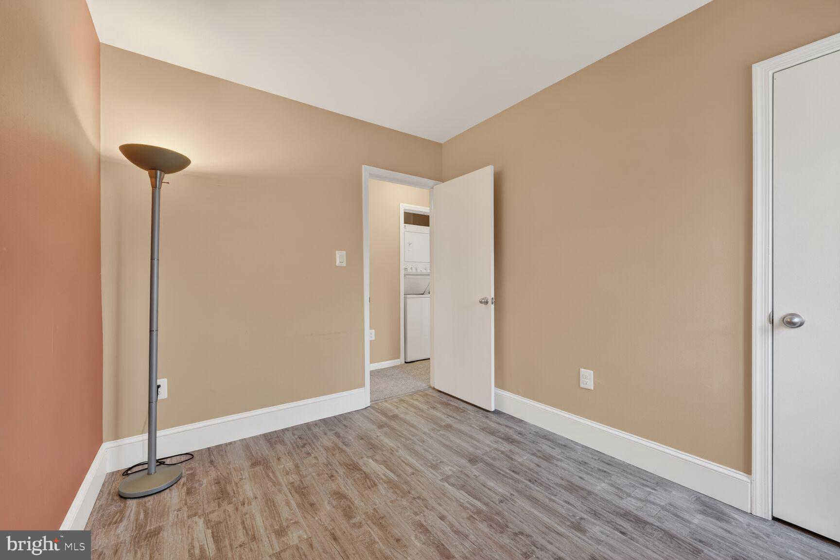 SURREY AT MANCHESTER LAKES - Residential