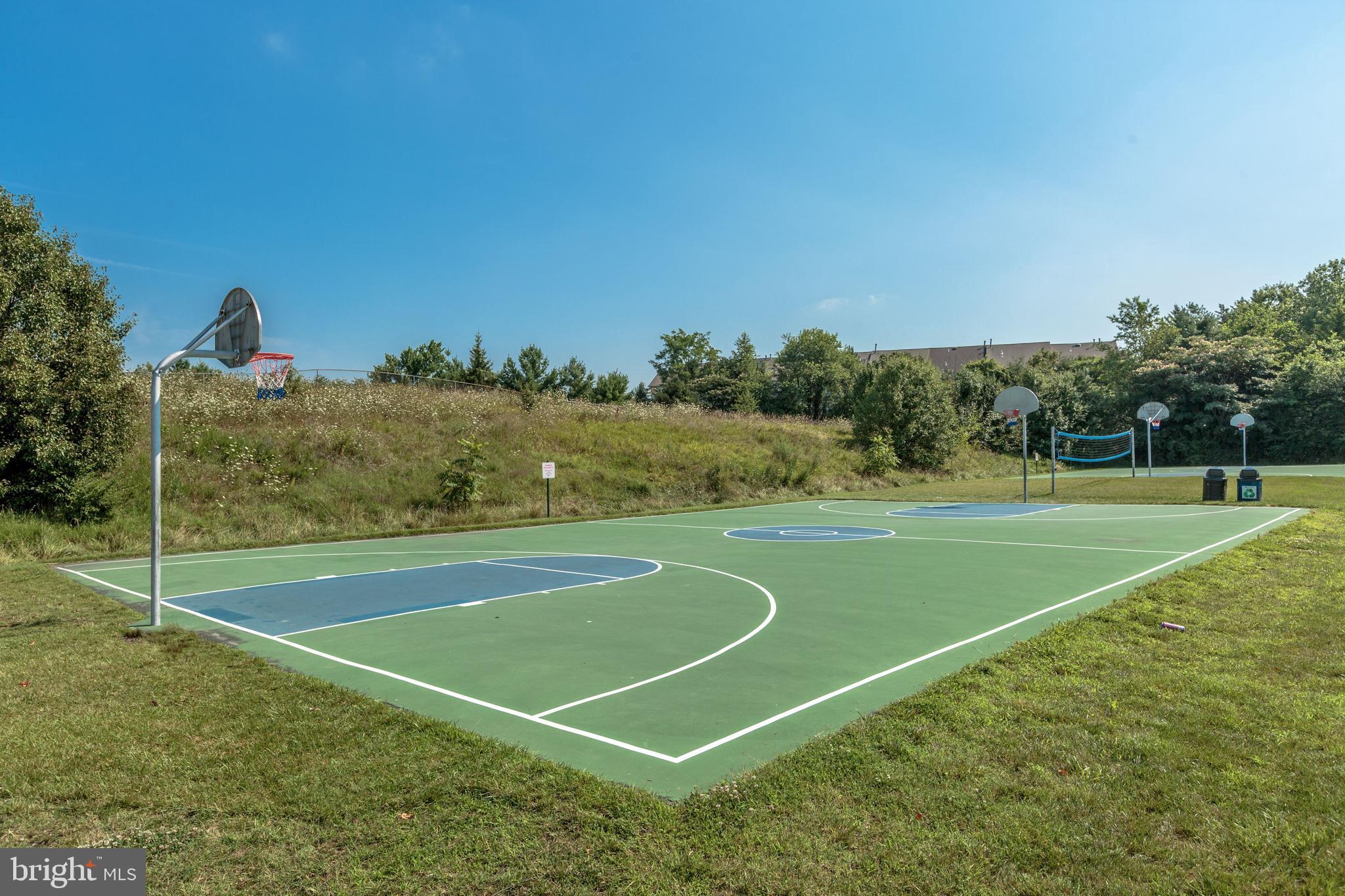 SURREY AT MANCHESTER LAKES - Residential