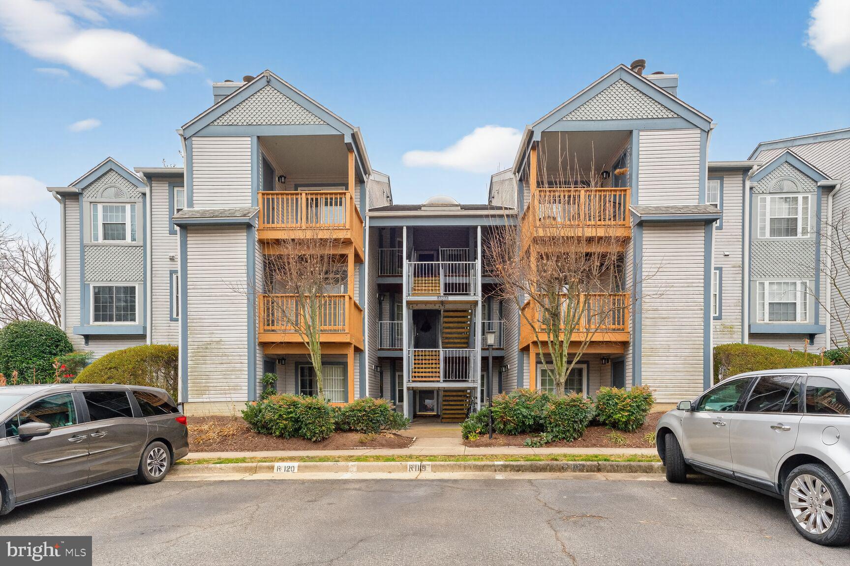 SURREY AT MANCHESTER LAKES - Residential