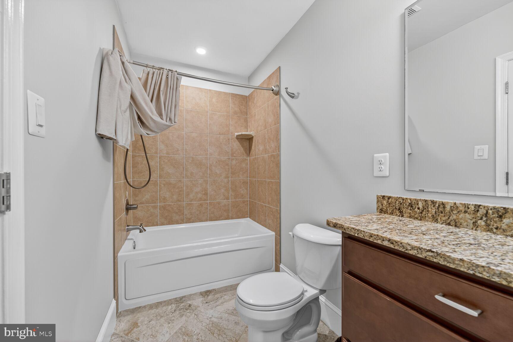 SURREY AT MANCHESTER LAKES - Residential