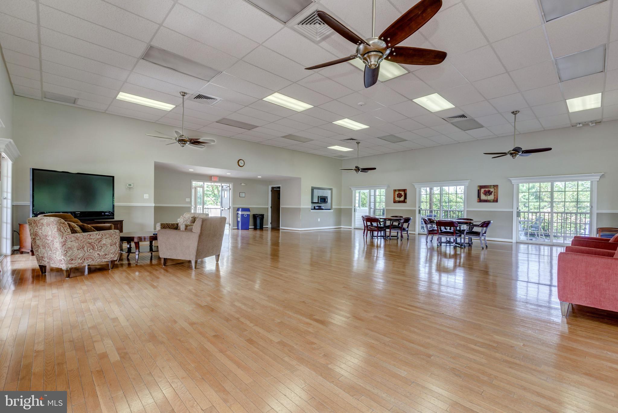 SURREY AT MANCHESTER LAKES - Residential