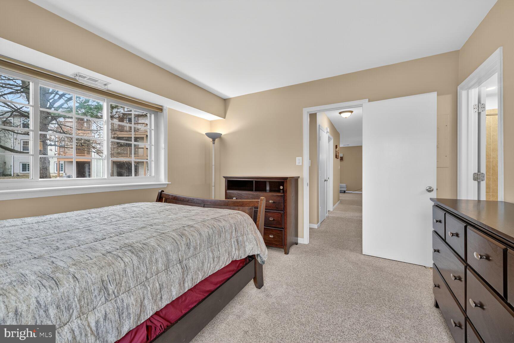 SURREY AT MANCHESTER LAKES - Residential