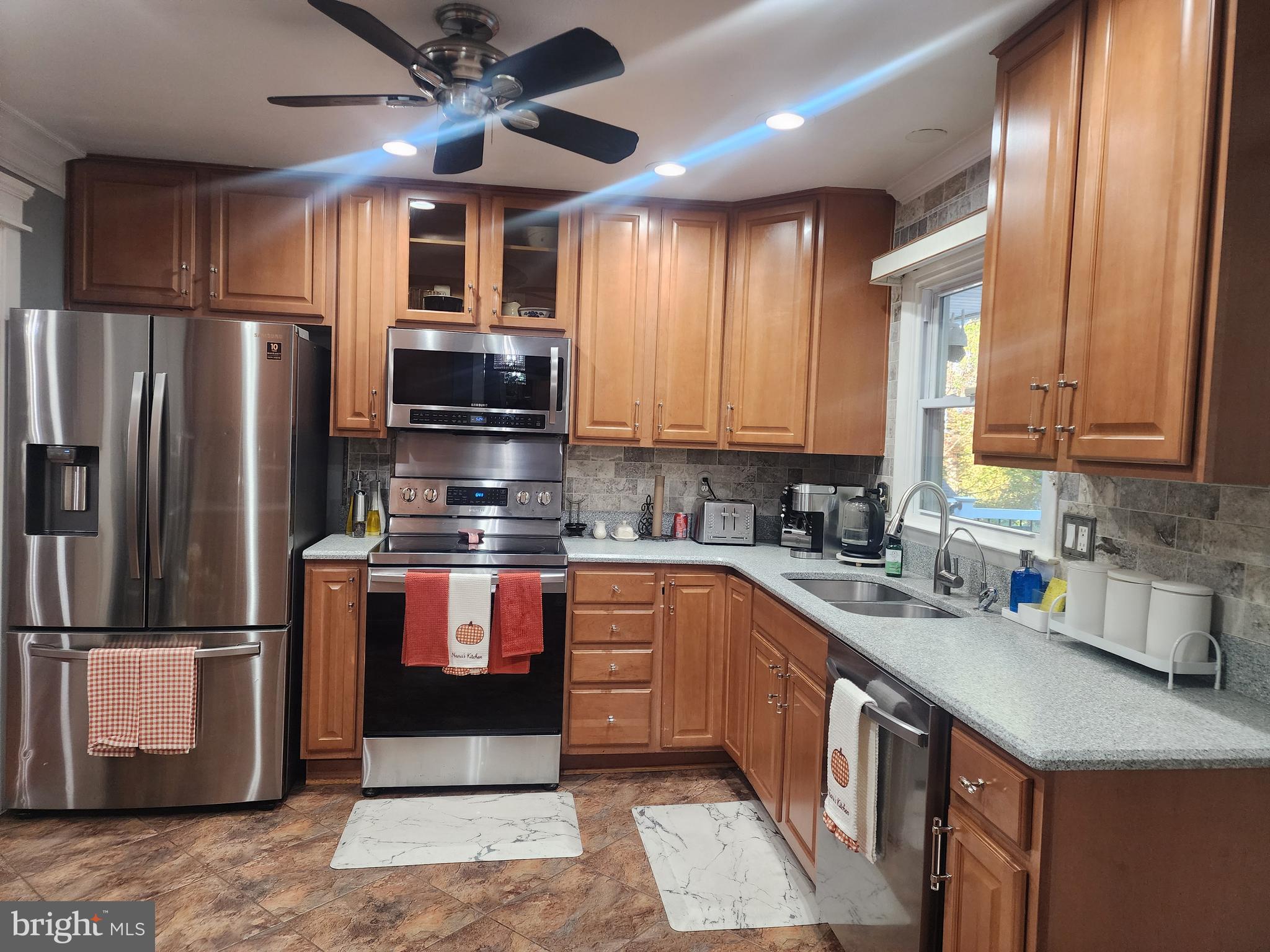 18324 NOB HILL DRIVE