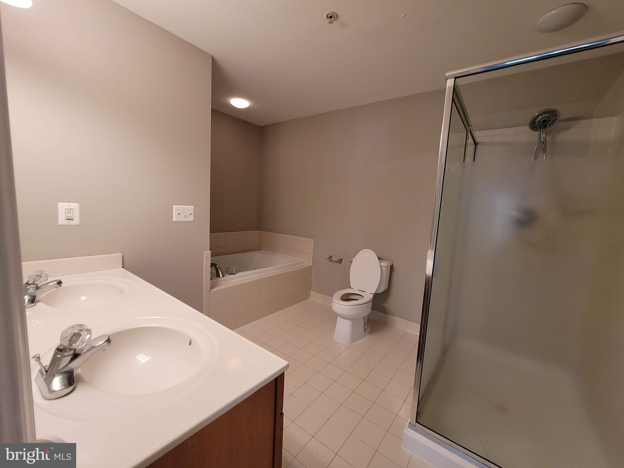 POWELLS RUN VILLAGE COND - Residential