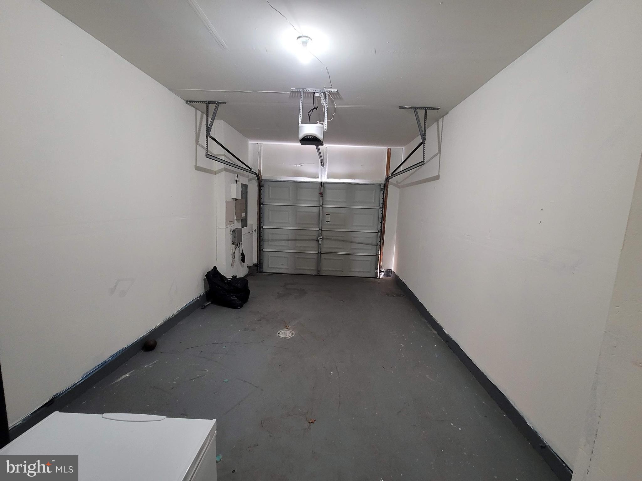 POWELLS RUN VILLAGE COND - Residential