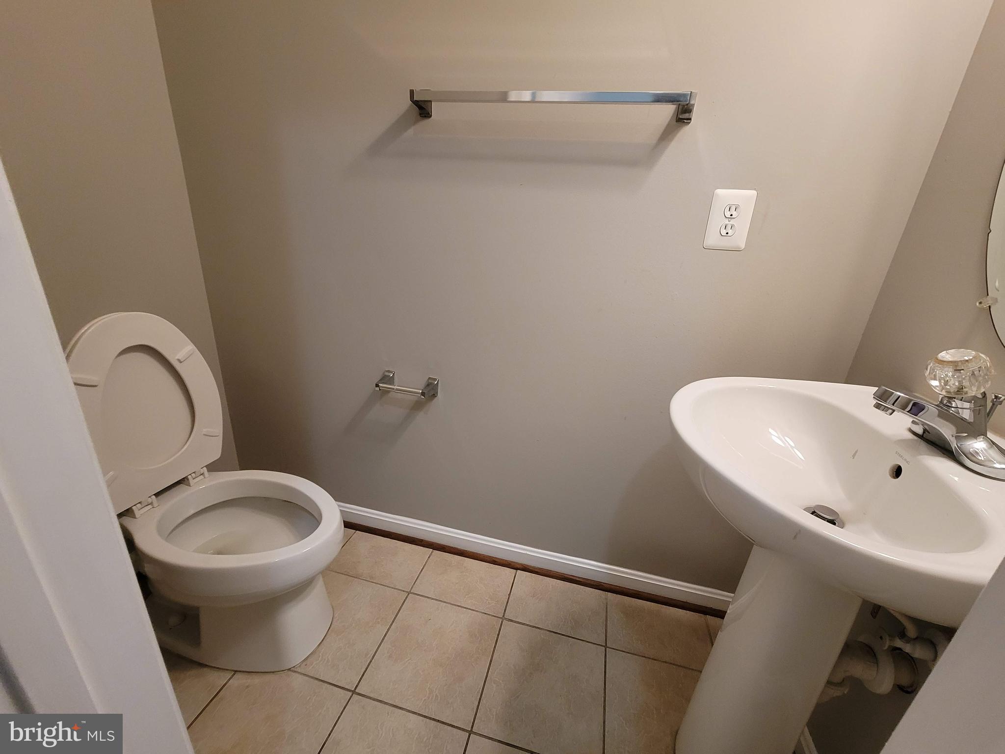 POWELLS RUN VILLAGE COND - Residential