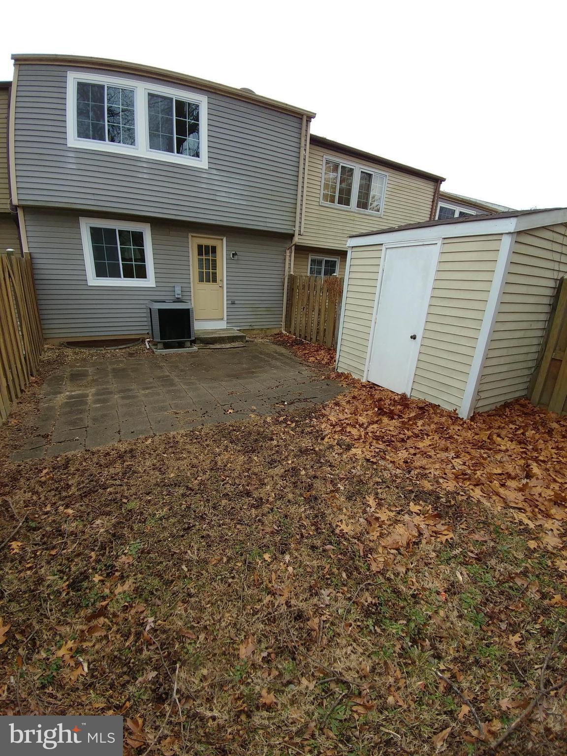 WOODS EDGE TOWNHOME CONDOMINIUMS - Residential Lease