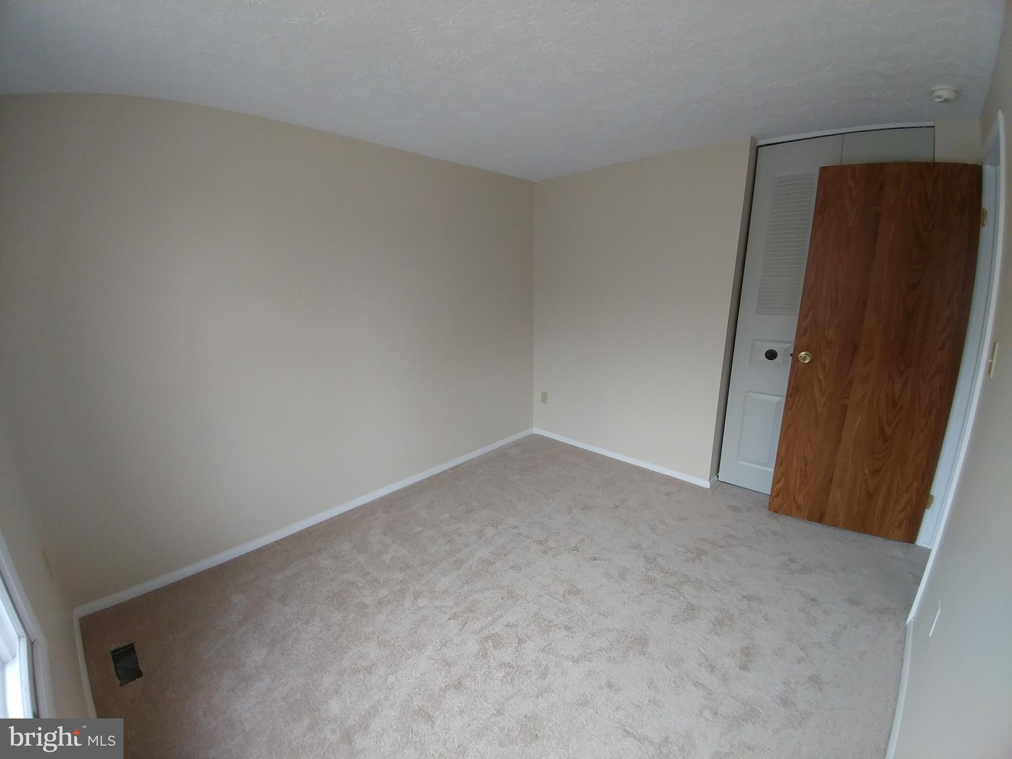 WOODS EDGE TOWNHOME CONDOMINIUMS - Residential Lease