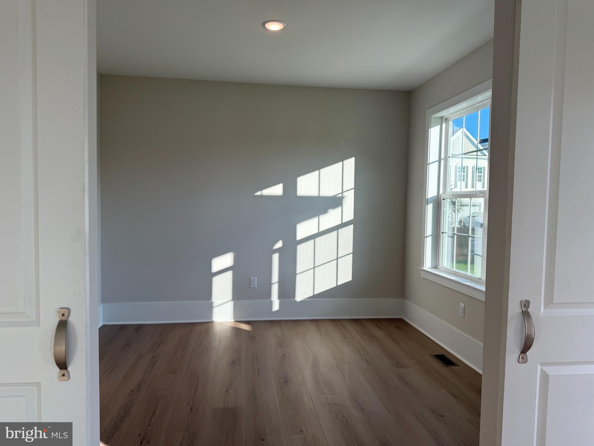 1404 JUSTIN DRIVE