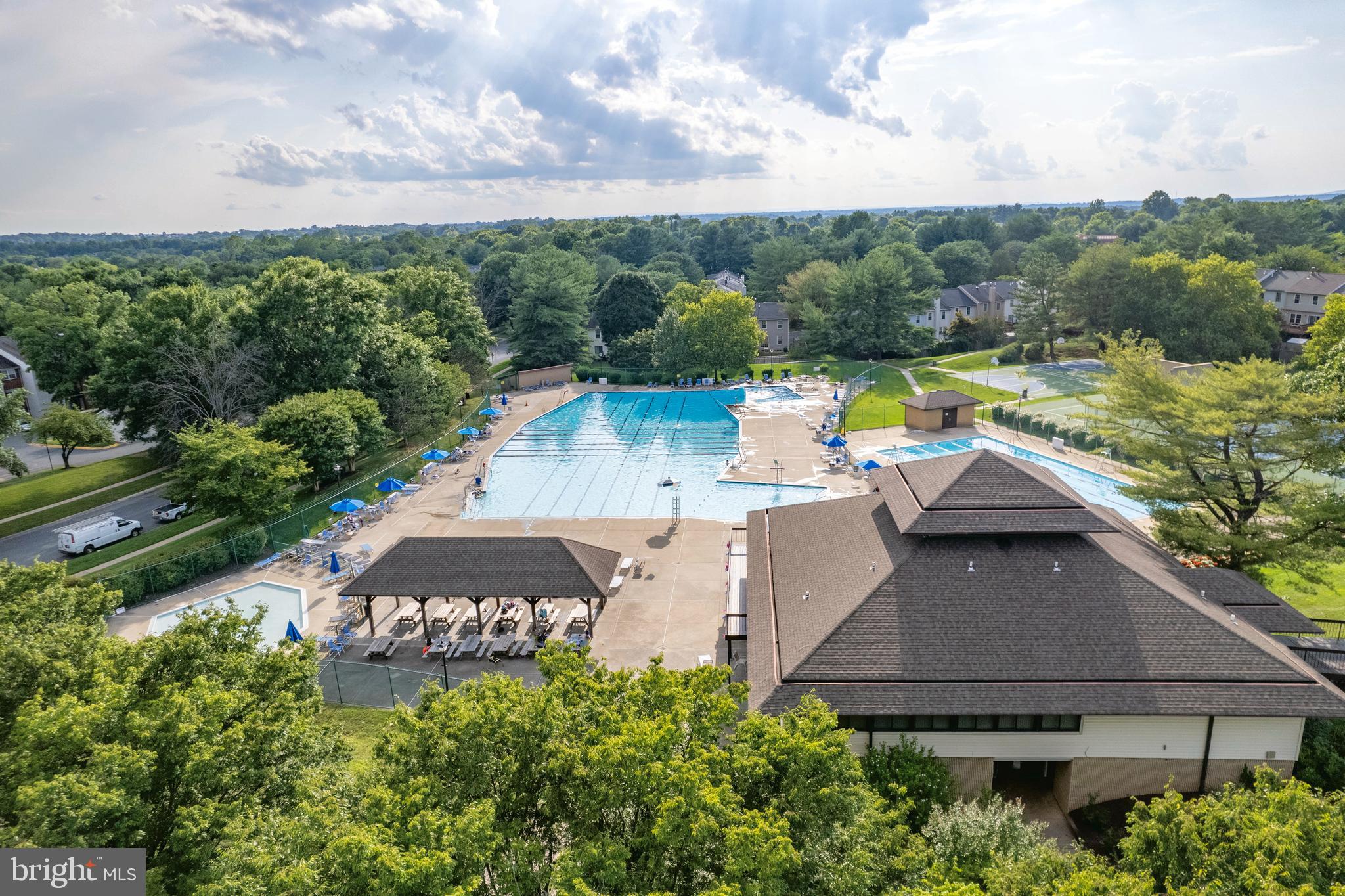 WILLOW WOOD - Residential