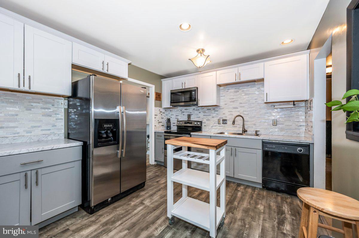 BRUNSWICK - Residential