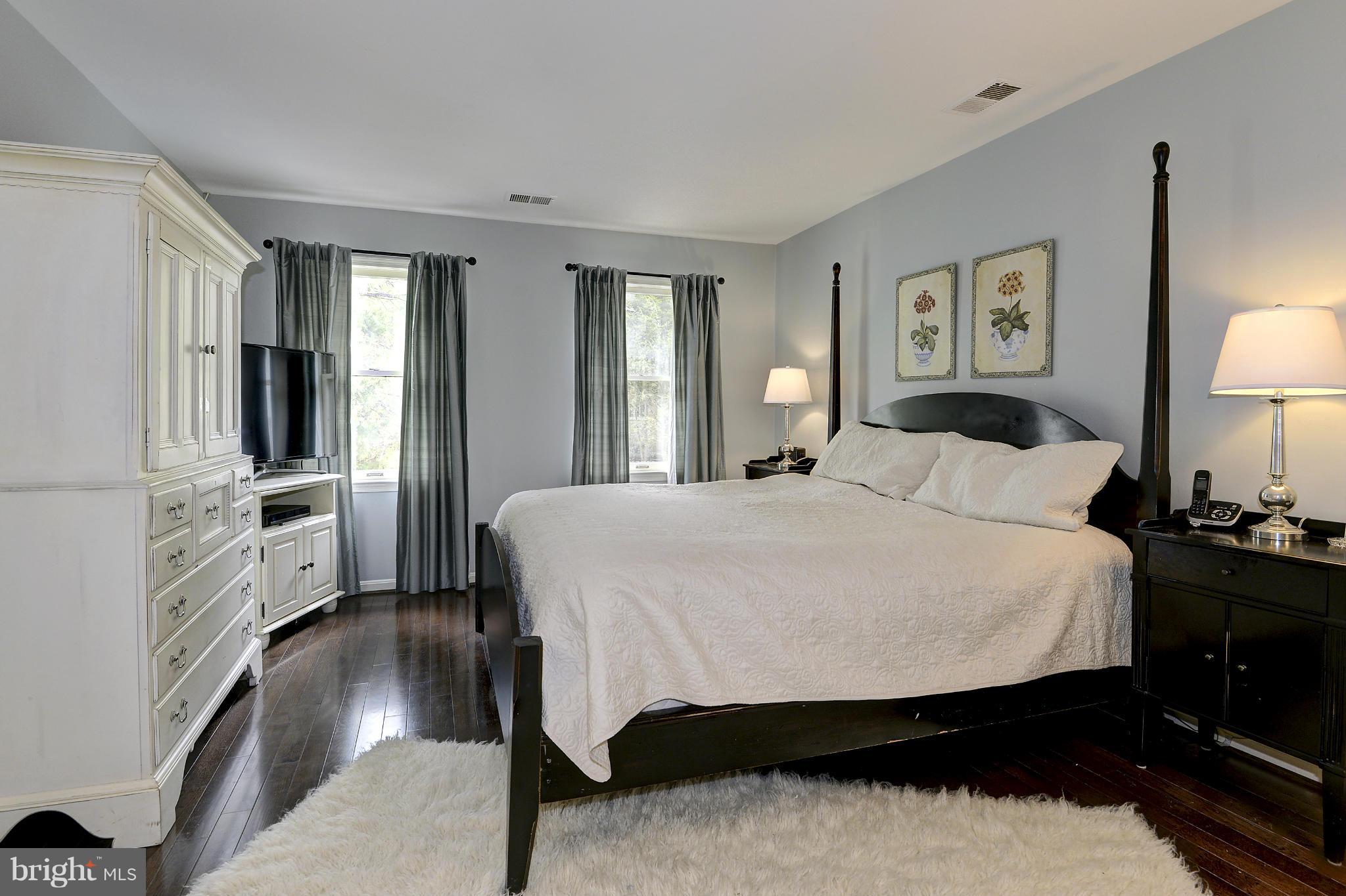 POTOMAC OUTSIDE - Residential