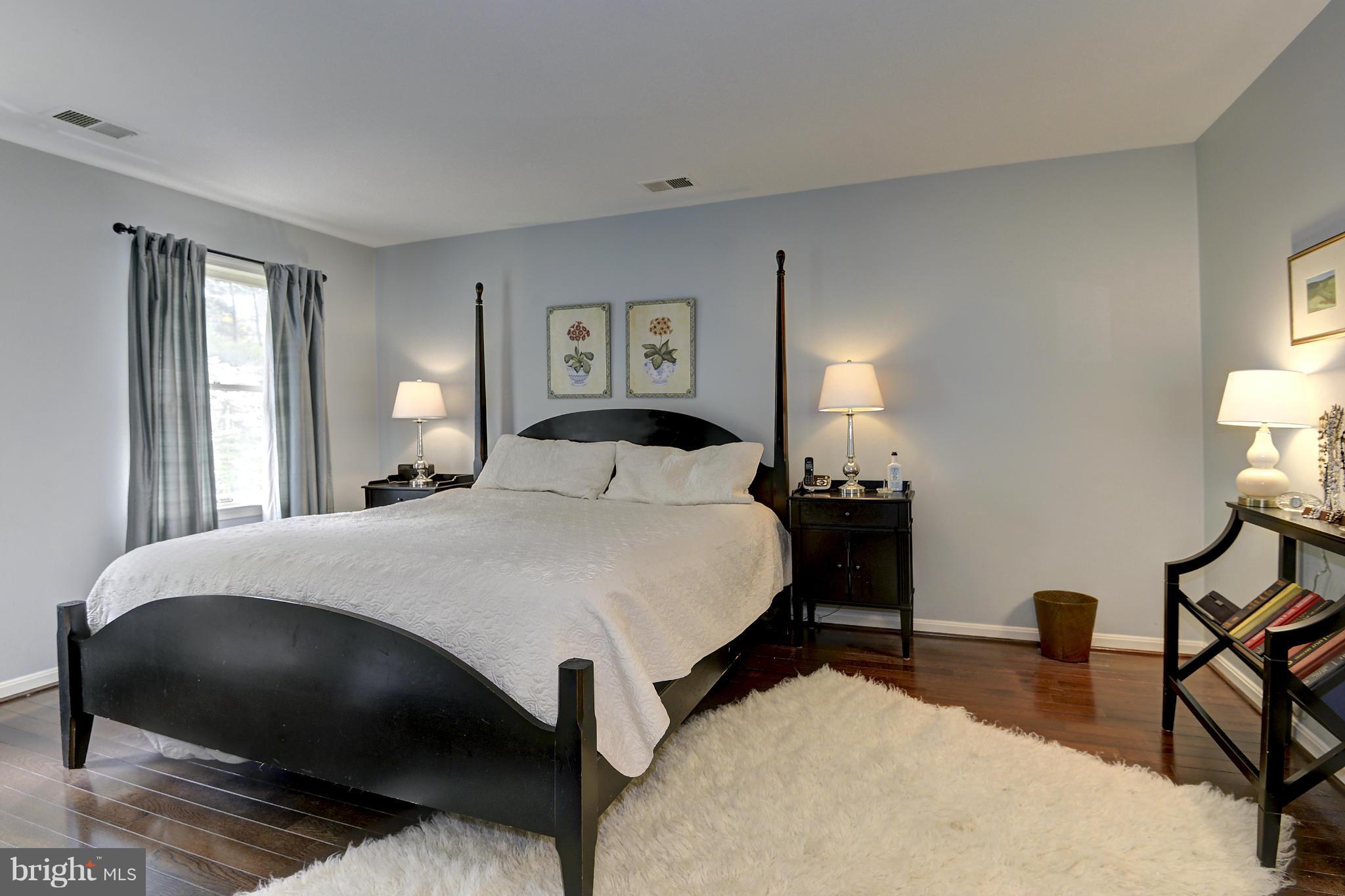 POTOMAC OUTSIDE - Residential